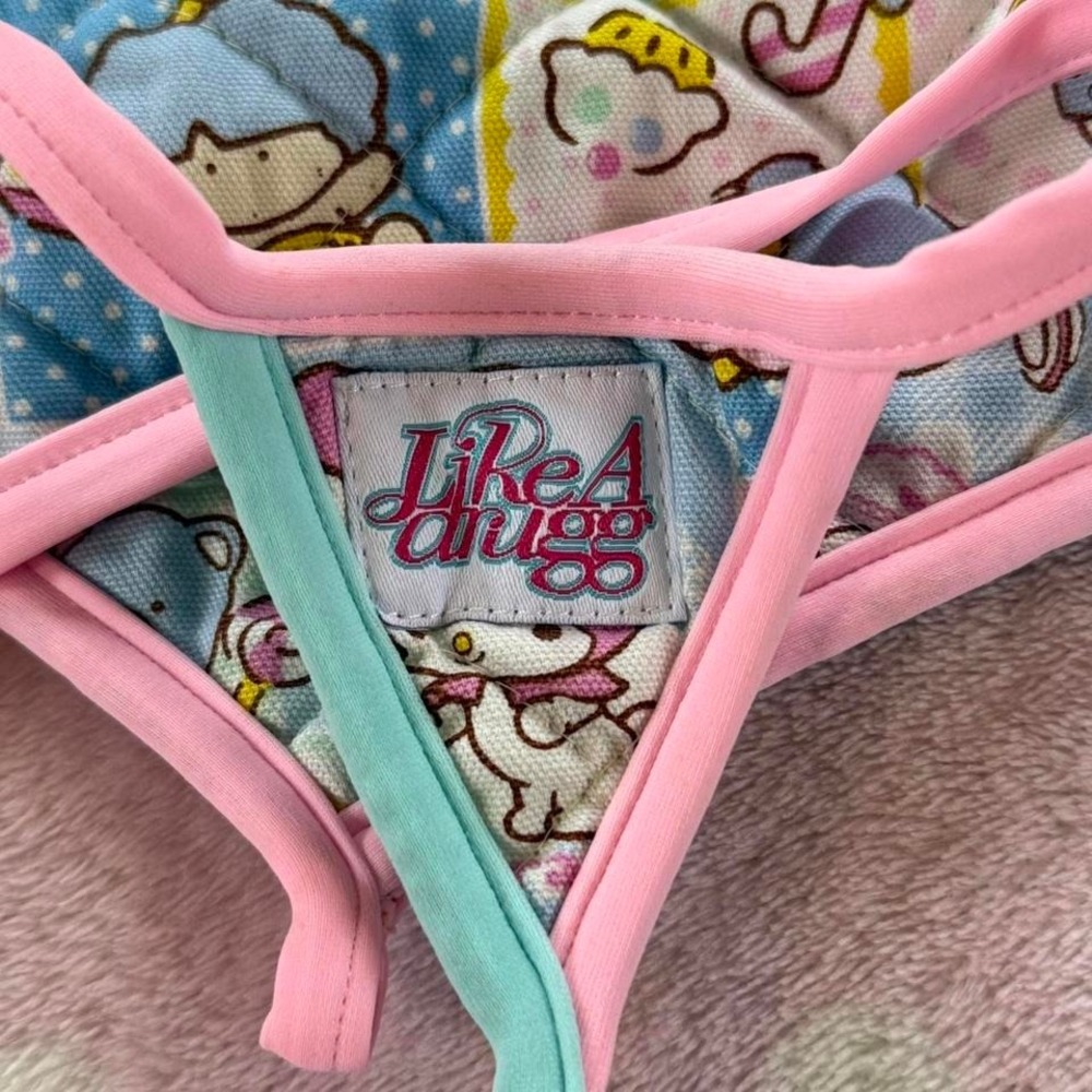 Like A Drugg Handmade Hello Kitty lingerie top and bottom with adjustable straps - Picture 4 of 4